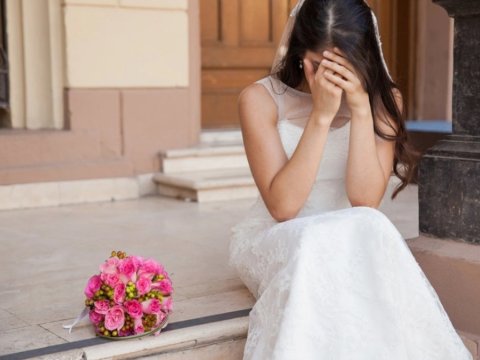 Azərbaycanda yeni ailə quran gəlinə zülm verdilər