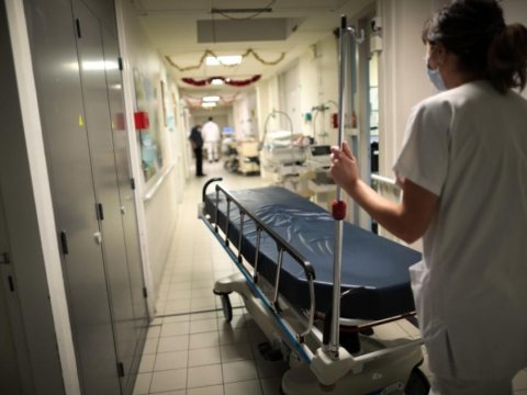 Fransada xəstəxana BÖHRANI