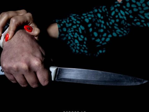 Özündən 9 yaş böyük arvadını böyrəyindən bıçaqladı