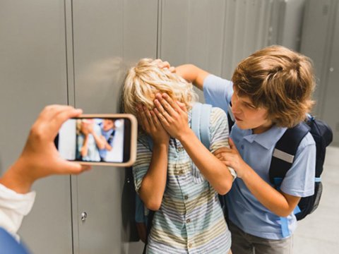 Azərbaycanda bullinqlə mübarizə necə aparılır?