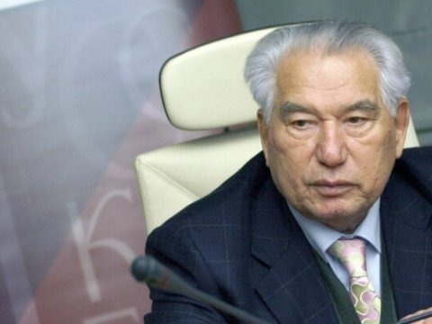 Güllələnmiş atanın oğlu - Çingiz Aytmatovun şəcərəsi, ailəsi, sevdiyi qadınlar... - MARAQLI