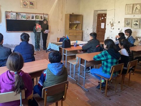 Qəzalı vəziyyətdə olan məktəblə bağlı rəsmi AÇIQLAMA