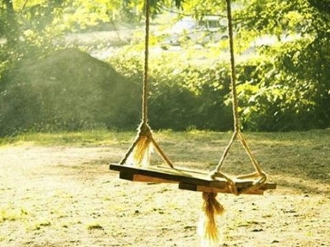 Məktəbli yelləncəyin kəndirini açarkən boğulub ölübmüş - DETALLAR