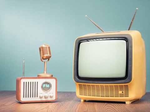 Azərbaycanda neçə televiziya və radio var?