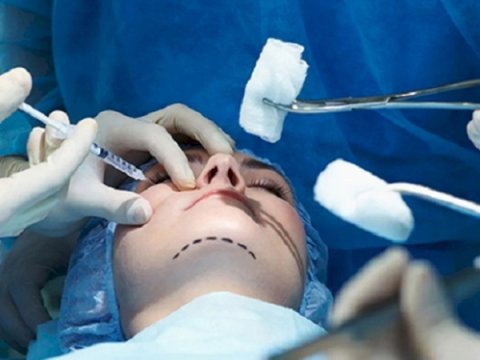 Saxta diplomlu estetik həkimlər jurnalisti təhdid etdi - VİDEO