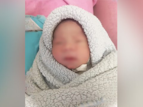 Hamilə ikən ilan sancmışdı, ana oldu