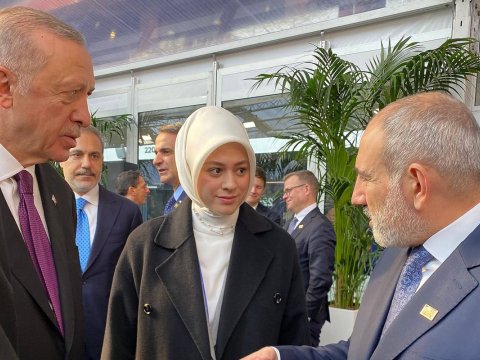 Ərdoğan Paşinyanla GÖRÜŞDÜ