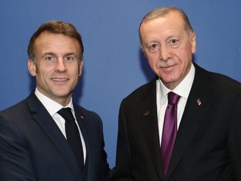 Ərdoğan Makronla danışıqlar apardı