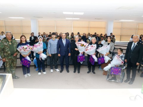 Bakı Sağlamlıq Mərkəzində Zəfər Günü qeyd edilib - FOTOLAR