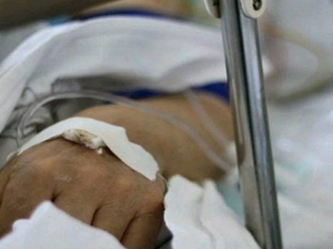 Məktəb direktoru xəstəxanalıq oldu