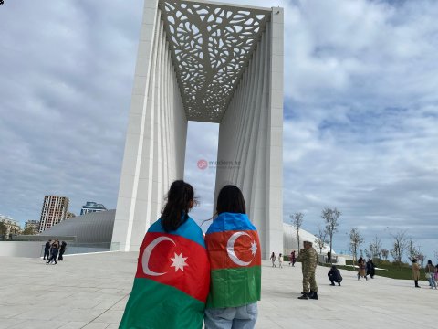 44 simvollu Zəfər tağı - FOTOREPORTAJ