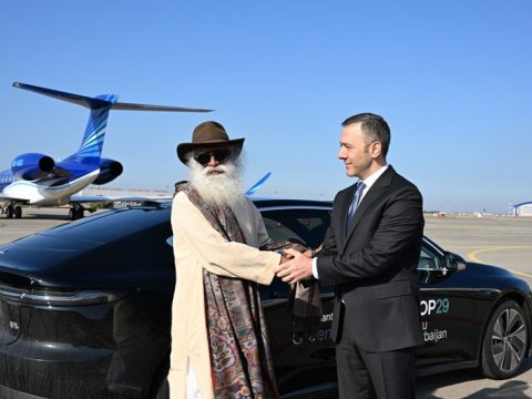 Məşhur hindistanlı yoqin ölkəmizə&nbsp;GƏLDİ