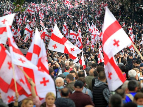 Tbilisidə etiraz: aksiyaçılar Kürün sahillərini blokladılar - VİDEO