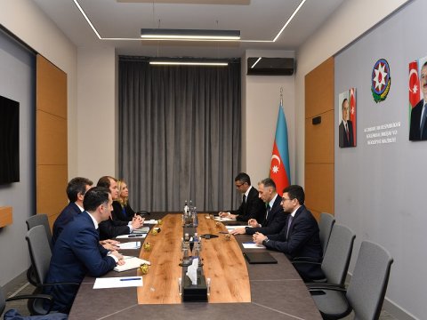 Nazir Avropa Yenidənqurma və İnkişaf Bankının birinci vitse-prezidenti ilə görüşüb