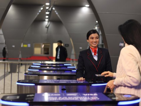 Dəmiryolunda sərnişinləri belə qarşıladılar - FOTOLAR