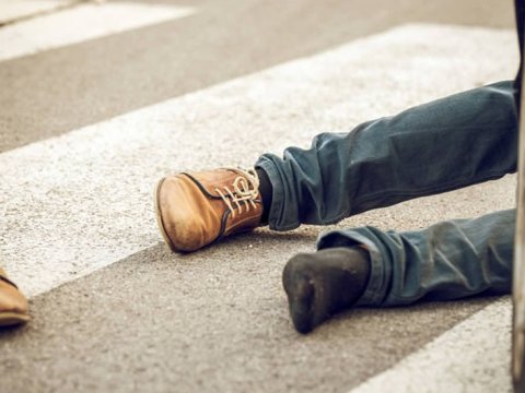 50 yaşlı kişini maşın vurub öldürdü