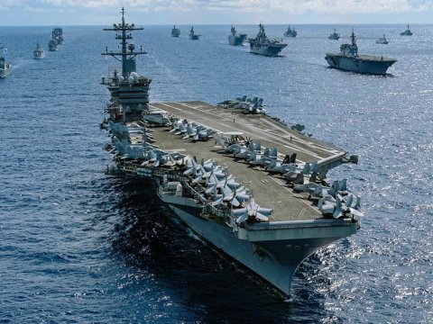 ABŞ-nin hərbi gəmilərinə hücum edildi