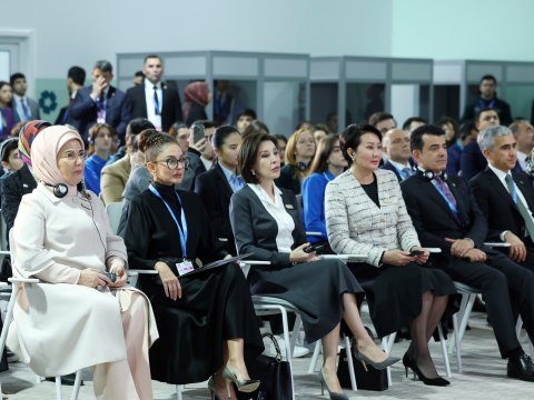 COP29-da iştirak edən birinci xanımlar - SİYAHI
