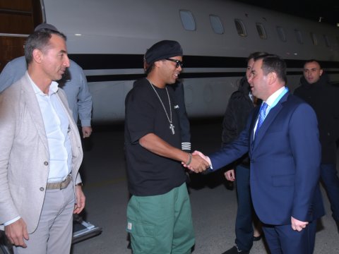 Ronaldinyo&nbsp;Bakıya gəldi - VİDEO
