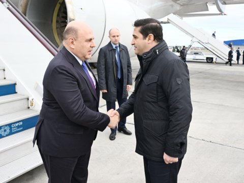 Mixail Mişustin Bakıdadır - FOTO