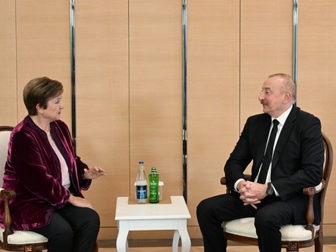 İlham Əliyev daha bir görüş keçirdi