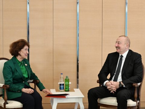 İlham Əliyev Şimali Makedoniya Prezidenti ilə görüşüb