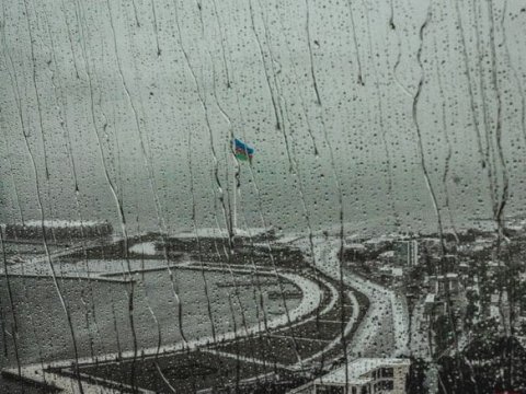 Bakıda yağış yağacaq, rayonlarda duman olacaq&nbsp;