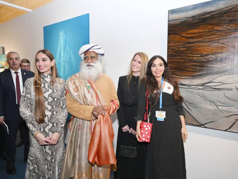 Leyla və Arzu Əliyevalar sərgidə - FOTO