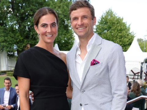 Futbolçudan xanımına 2.4 milyon avroluq HƏDİYYƏ