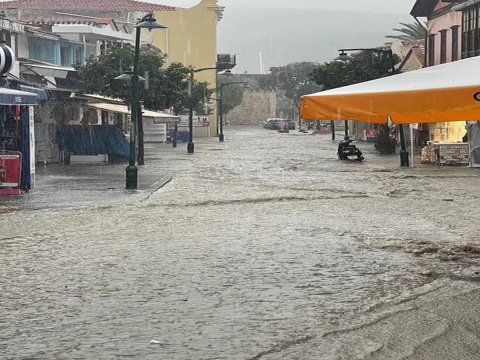 Türkiyədə güclü yağış həyatı iflic etdi - Dəhşətli GÖRÜNTÜLƏR