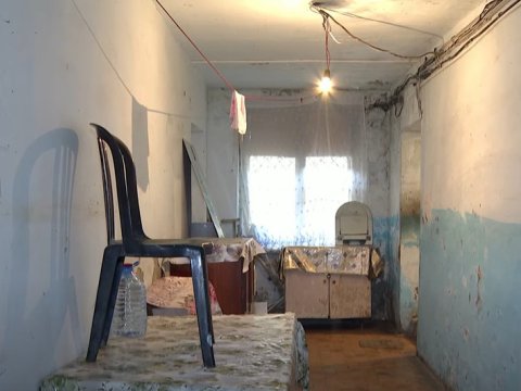 Bakıda bu bina hər an uça bilər - VİDEO