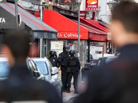 Parisdə restoran işçiləri girov GÖTÜRÜLDÜLƏR