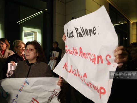 Bakıda ermənipərəst Peloniyə ETİRAZ - FOTO