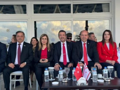 Kuzey Kıbrıs Türk Cümhuriyyətində müstəqillik bayramı - FOTOLAR