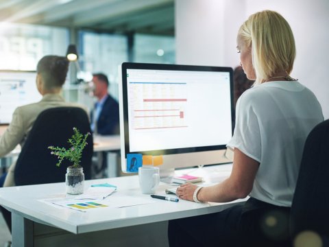 Dövlət və qeyri-dövlət sektorunda çalışanların sayı&nbsp;məlum oldu