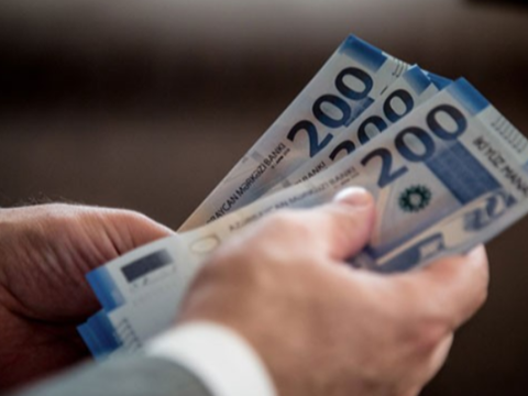 Azərbaycanda bu şəxslər 4000 manatdan çox maaş alırlar - SİYAHI