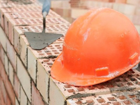 Fəhlə faciəvi şəkildə ÖLDÜ