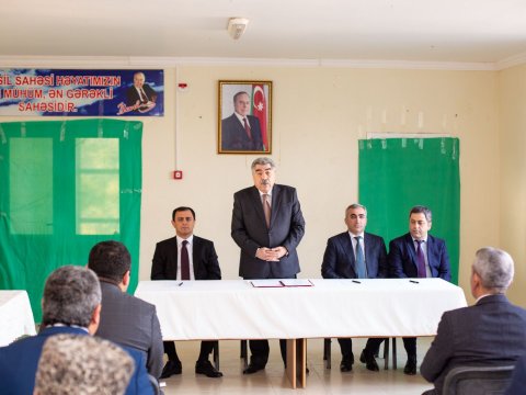 Rüstəm Xəlilov Qaraçala qəsəbəsinin sakinləri ilə görüşüb