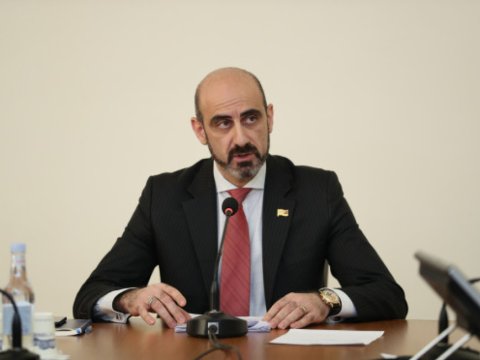 Deputat mandatdan imtina etdi