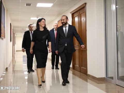 Almaniyalı nazir İrəvana gəldi