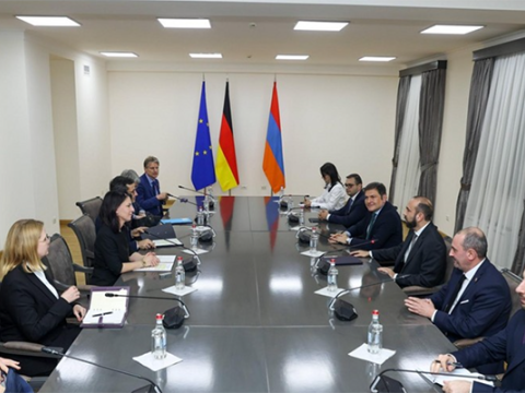 Mirzoyan almaniyalı həmkarına sülh müqaviləsindən DANIŞDI