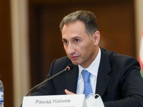 Rəşad Nəbiyev Azərbaycanda şəhər nəqliyyatının "yaşıllaşdırılması" tədbirlərindən danışdı