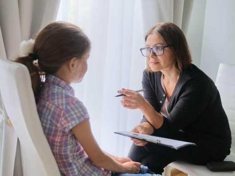 Məktəb psixoloqları sertifikasiyadan keçirilsin! - Deputat