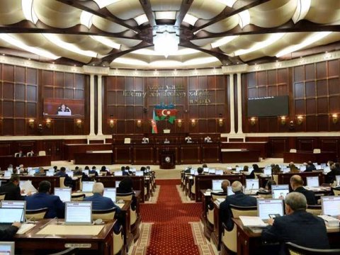 Daha 4 qanun layihəsi plenar iclasına tövsiyə olundu