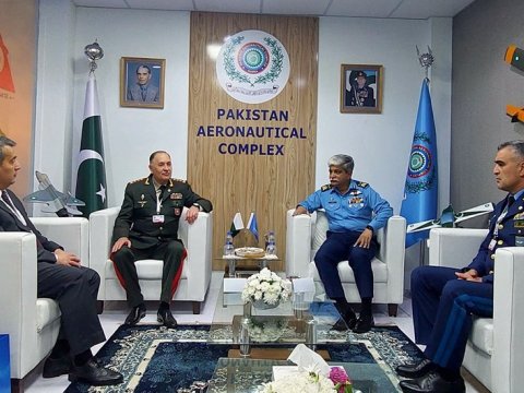 Kərim Vəliyev Pakistanda marşalla görüşdü