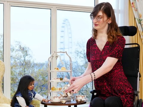 Ən hündür və ən qısa qadınlar bir arada - Görüşdən GÖRÜNTÜLƏR