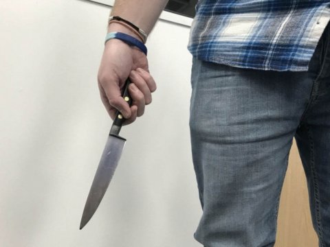 Gəncədə ərlə arvad bıçaqlandı - Qadın ÖLDÜ