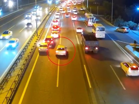 Ara məsafəsini gözləməyən sürücülərin qəzaları -&nbsp;ANBAAN GÖRÜNTÜLƏR