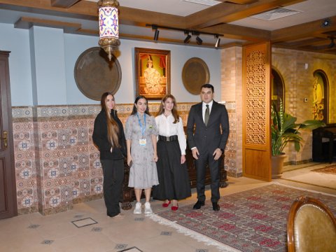 Leyla və Arzu Əliyevalar Milli İncəsənət Muzeyindəki sərgidə - FOTOLAR