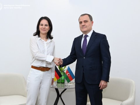 Ceyhun Bayramov almaniyalı həmkarı ilə görüşdü